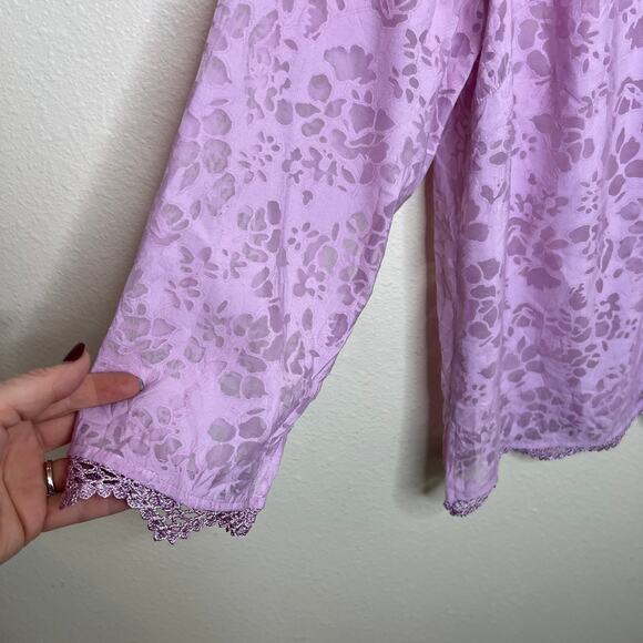 jh Collectibles Lavender Burnout Long Sleeve Lace Trim Button Up Blouse Large - Picture 3 of 10